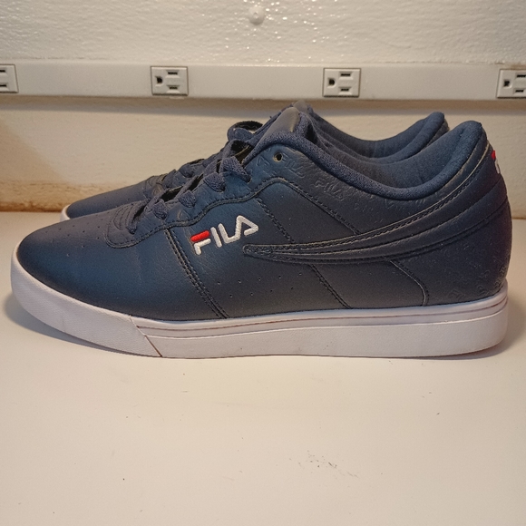 FILA Men's Low Sneaker Size 10 - Picture 1 of 9